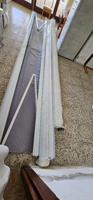 Toldo con cofre de 480x400