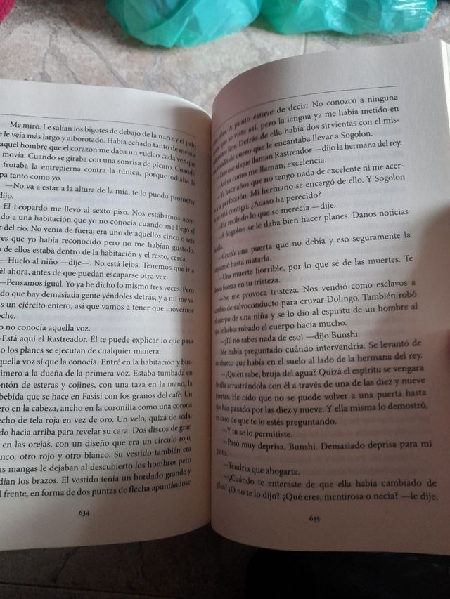 Leopardo Negro, Lobo Rojo