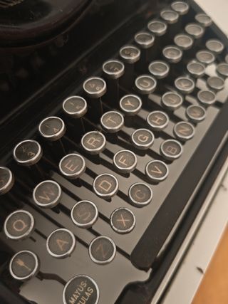 Maquina de escribir Hispano Olivetti M40