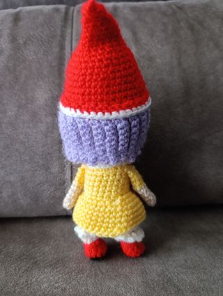 Muñeca amigurumi tejida a crochet