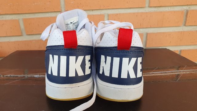 Zapatillas Nike blancas y azules