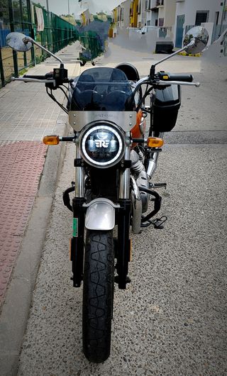 Royal Enfield Interceptor 650 + Extras en Sevilla