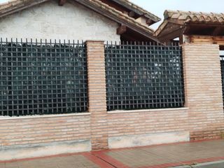 Puertas metálicas, vallas y cerramientos 