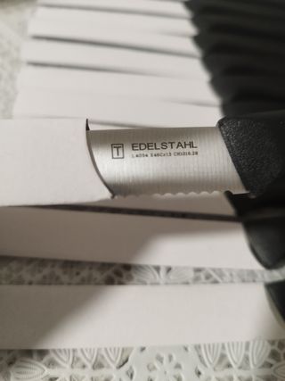 Set di 12 coltelli da bistecca