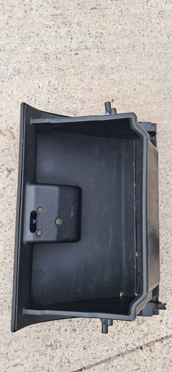 Guantera Mazda MX5 NB(para reparar)