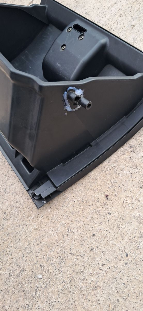 Guantera Mazda MX5 NB(para reparar)