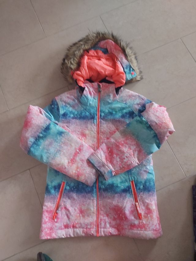 Plumifero niña nieve colorido