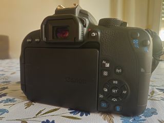 Canon EOS 800D