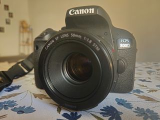 Canon EOS 800D