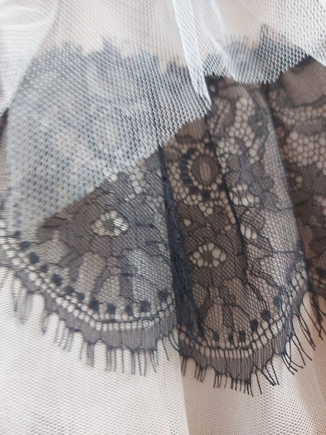 Vestido fiesta beige y negro