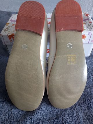 NUEVOS Preciosos zapatos niña