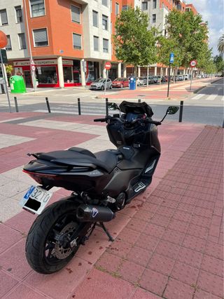 Yamaha TMAX 560