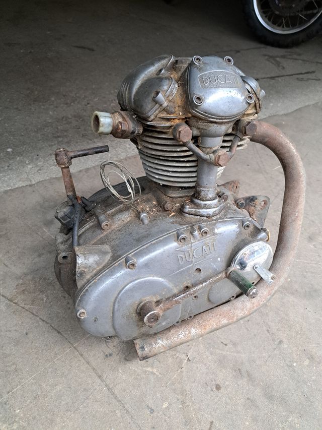 Motor Ducati 125 SPORT