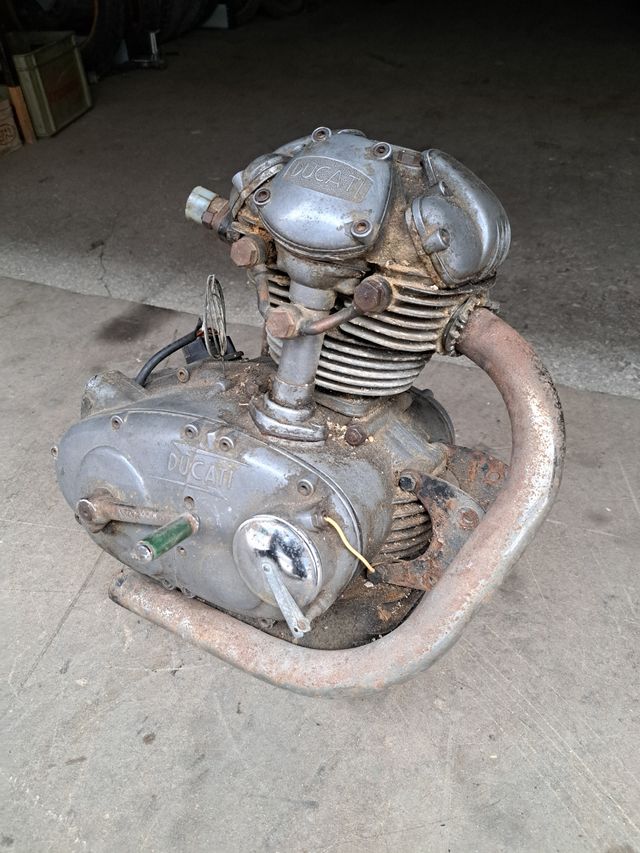Motor Ducati 125 SPORT