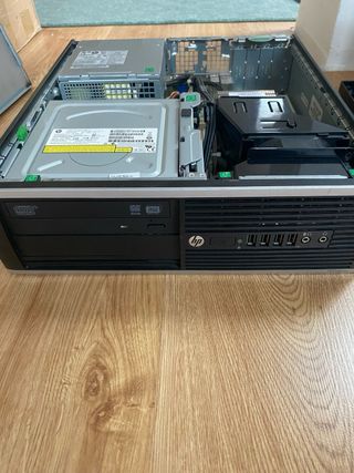 2 PCs HP y Lenovo ThinkCentre monitores