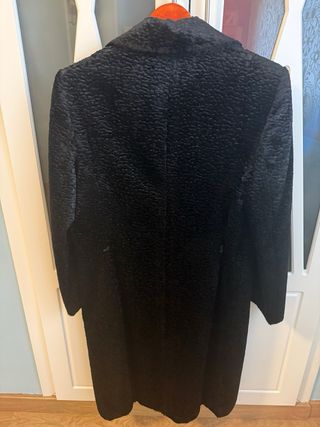 Abrigo Cortefiel negro imitación astracán talla 7