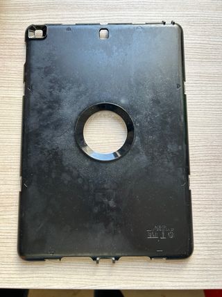 iPad 7th generation 128GB y funda Otterbox