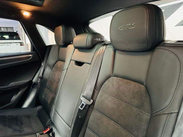 Porsche Macan 2021
