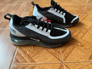 Zapatillas Nike Air Max 720 - Negras/Grises