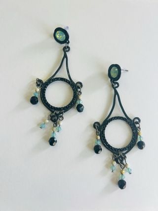 Pendientes negros y azul 