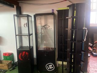 4 Expositores tienda - Cristal y Metal