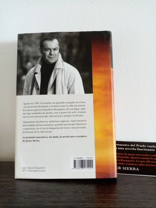 2 Libros Julia Navarro y 2 libros Javier Sierra