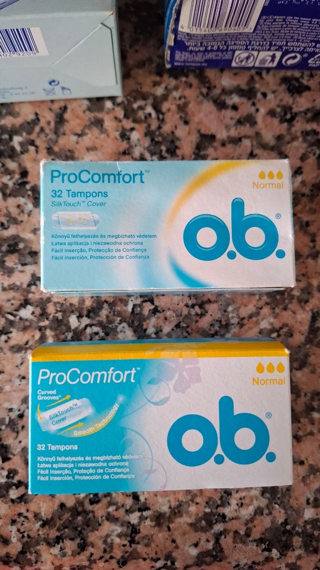 Lote de 4 cajas de tapones más de 100