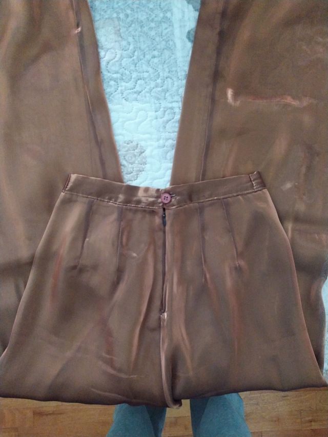 Vestito elegante marrone e oro