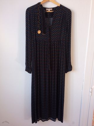 Vestido Dolores Promesas negro.