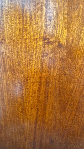 Librero madera nogal, 3 estantes y armario.