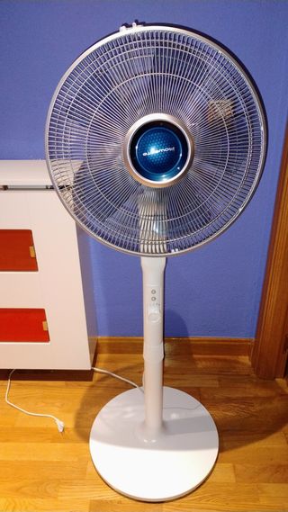 VENTILADOR DE PIE ROWENTA VU5840F0