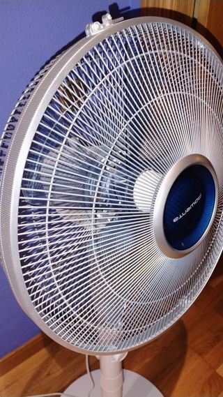 VENTILADOR DE PIE ROWENTA VU5840F0