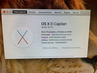 Mobiliario de Oficina  y ordenador de sobremesa .