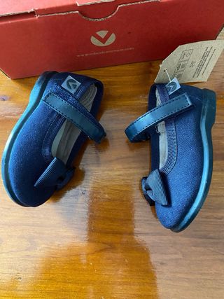 Sapatos Victoria Bebê - Nº 18