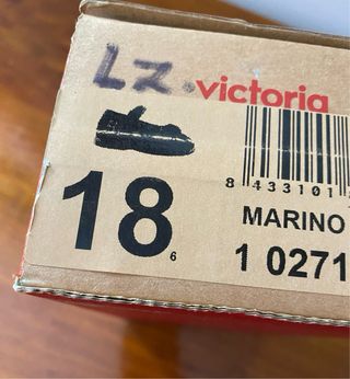 Sapatos Victoria Bebê - Nº 18