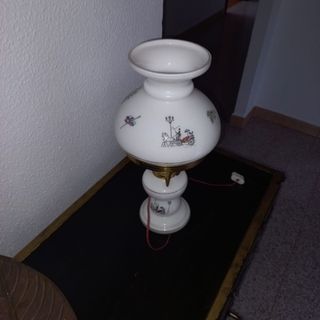Lampara vintage porcelana blanca y dorada