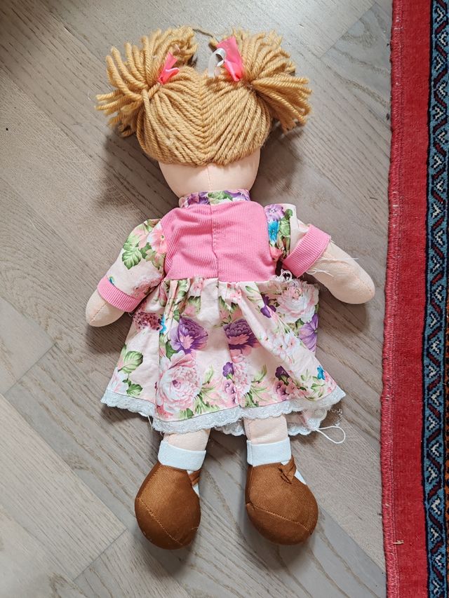 Bambola di stoffa vintage