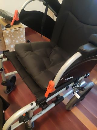 Silla de ruedas aluminio.