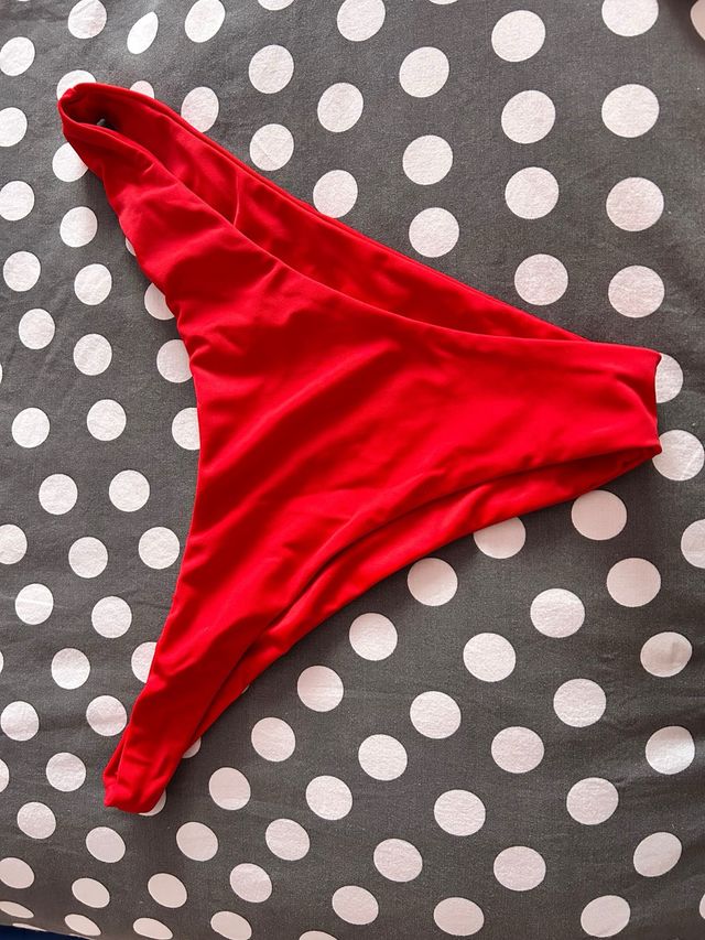 Costume brasiliana rosso