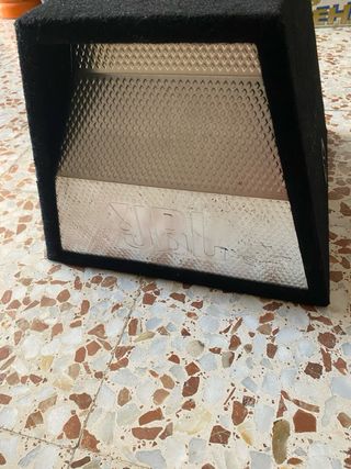 Subwoofer JBL 1000W + Amplificador