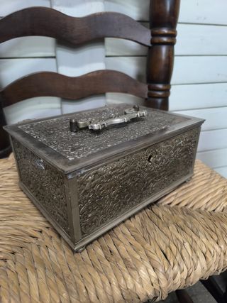 Cofre, joyero. Antiguo