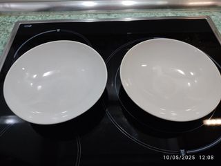 2 Platos o ensaladeras porcelana china, de IKEA