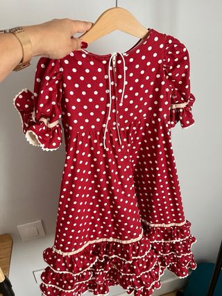 Vestido niña flamenca lunares beige y fondo rojo