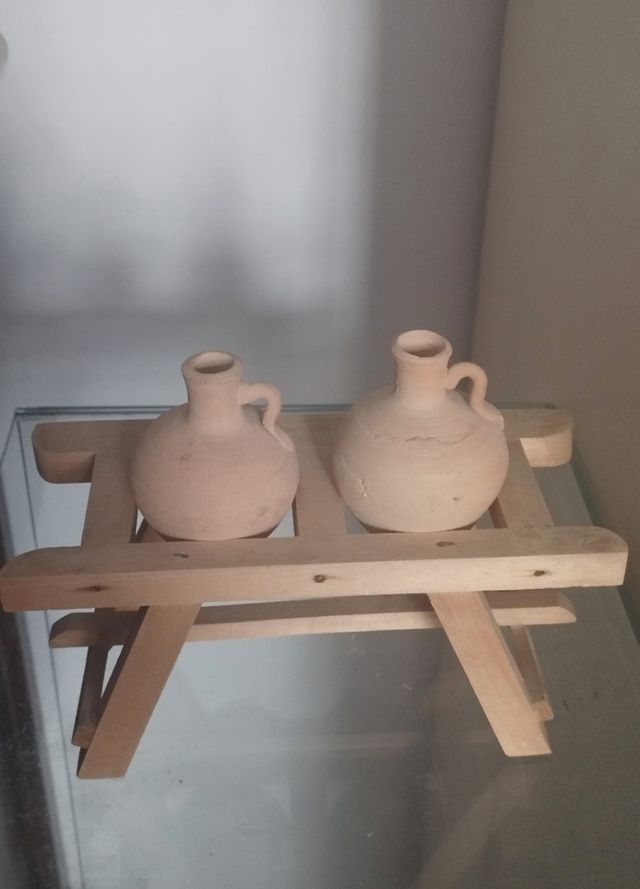 Cantarera madera 2 cántaros barro