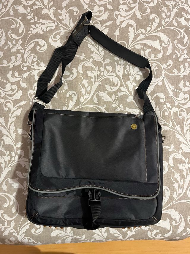 Funda portátil negra para ordenador