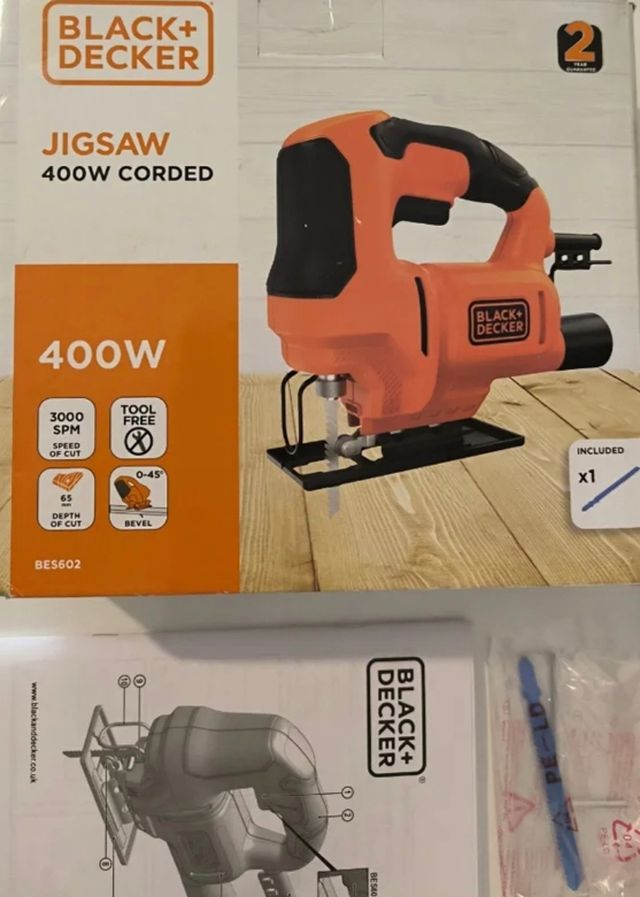 sierra de calar Black+Decker de 400W,a estrenar 