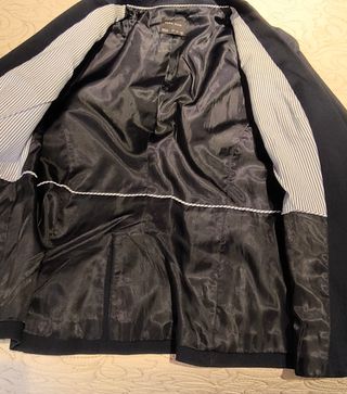 Americana Zara azul marino.Bolsillos laterales.