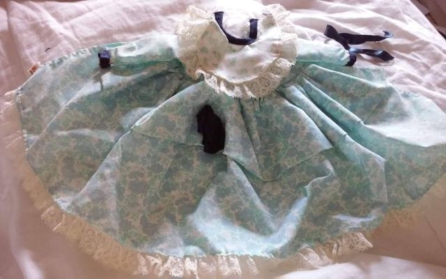 Muñeca antigua de porcelana.