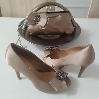 Zapatos y bolso ceremonia