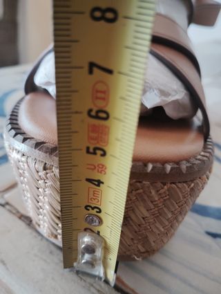 Sandalias CARMELA cuña beige